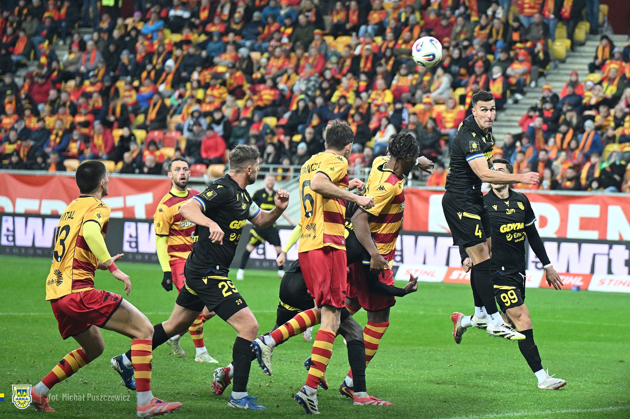 [SKRÓT] PKO BP Ekstraklasa: Jagiellonia Białystok - Arka Gdynia 4:0